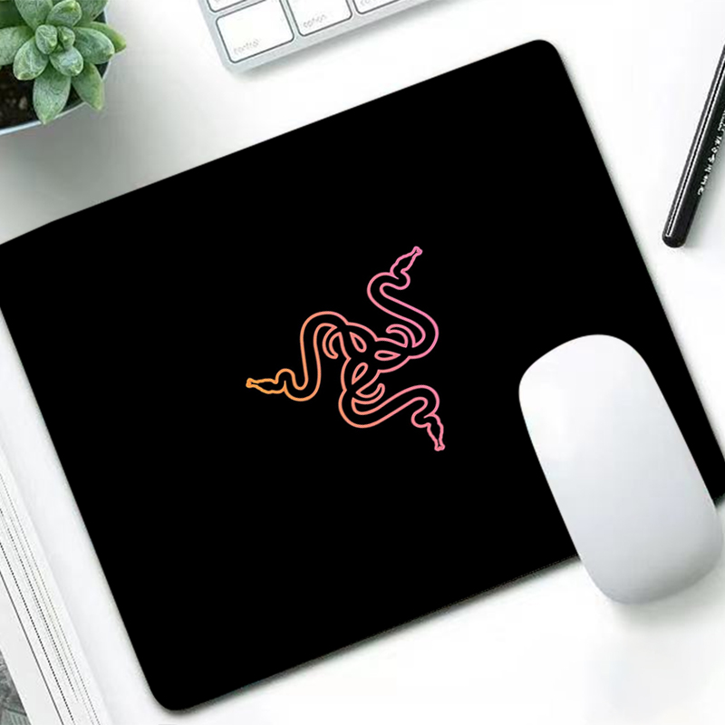 Pc Gaming Lounge - Podkładka pod mysz Razer Luxury Anime